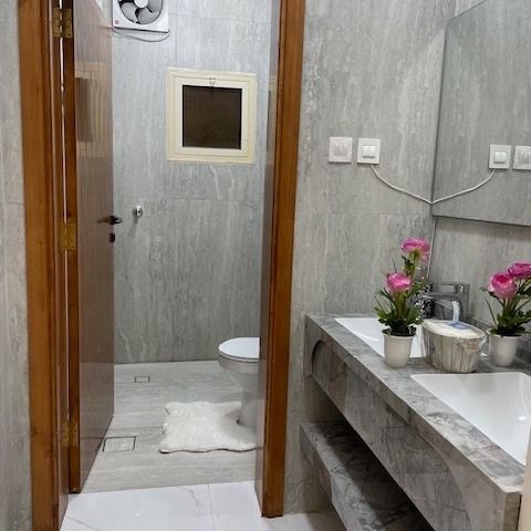 Sultana Naseem apartment