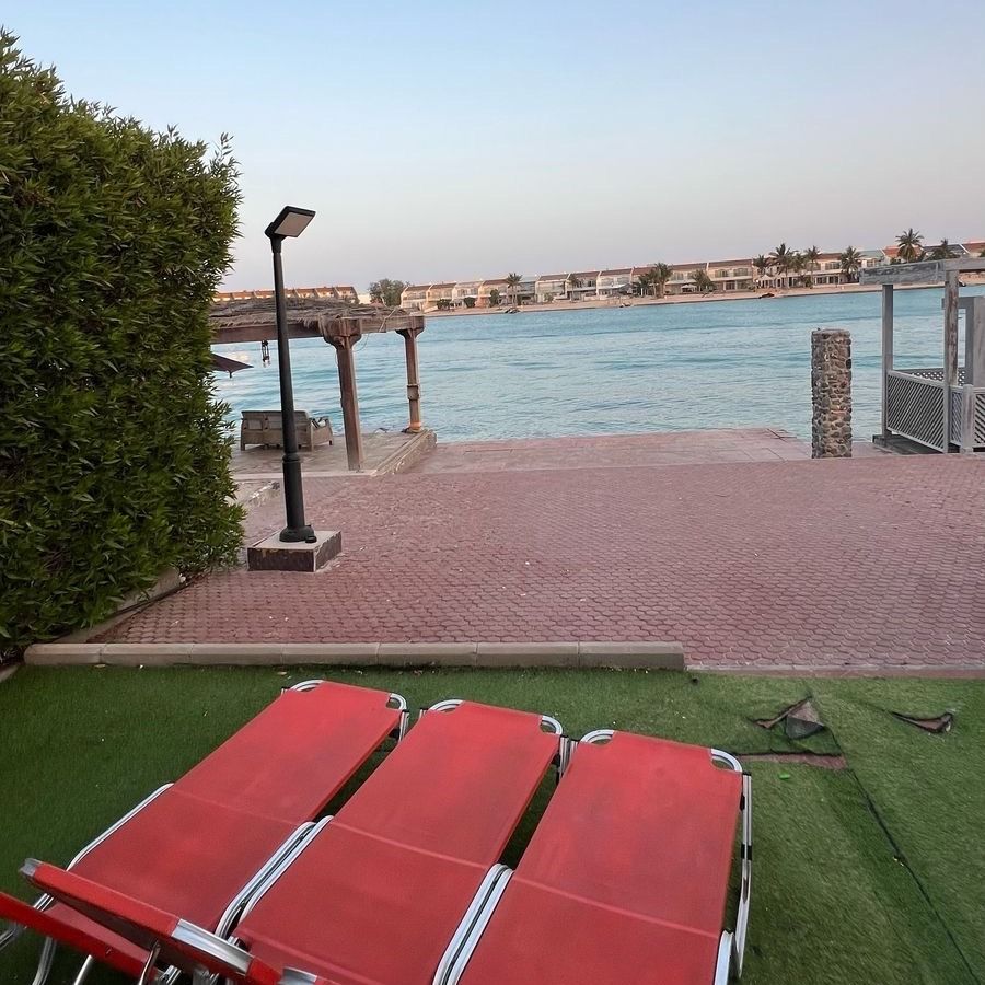 Roshen villas in the blue beach Dora Al -Arous