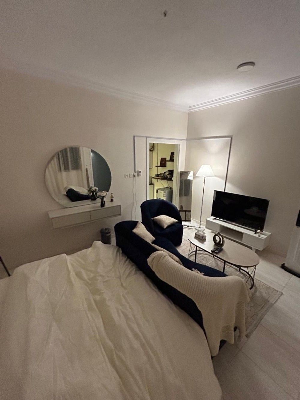 Distinctive studio with private entrance