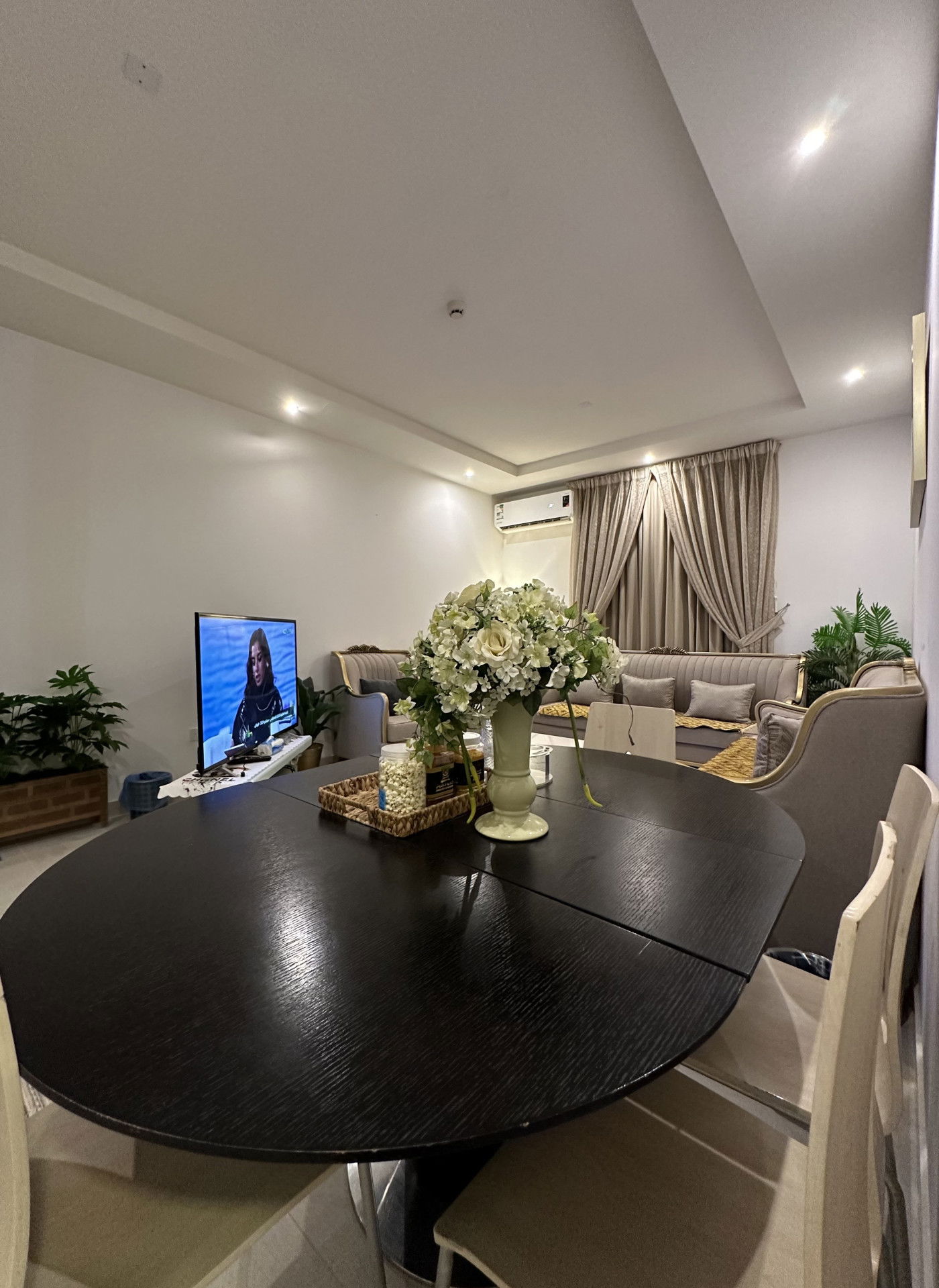 Norella's apartment