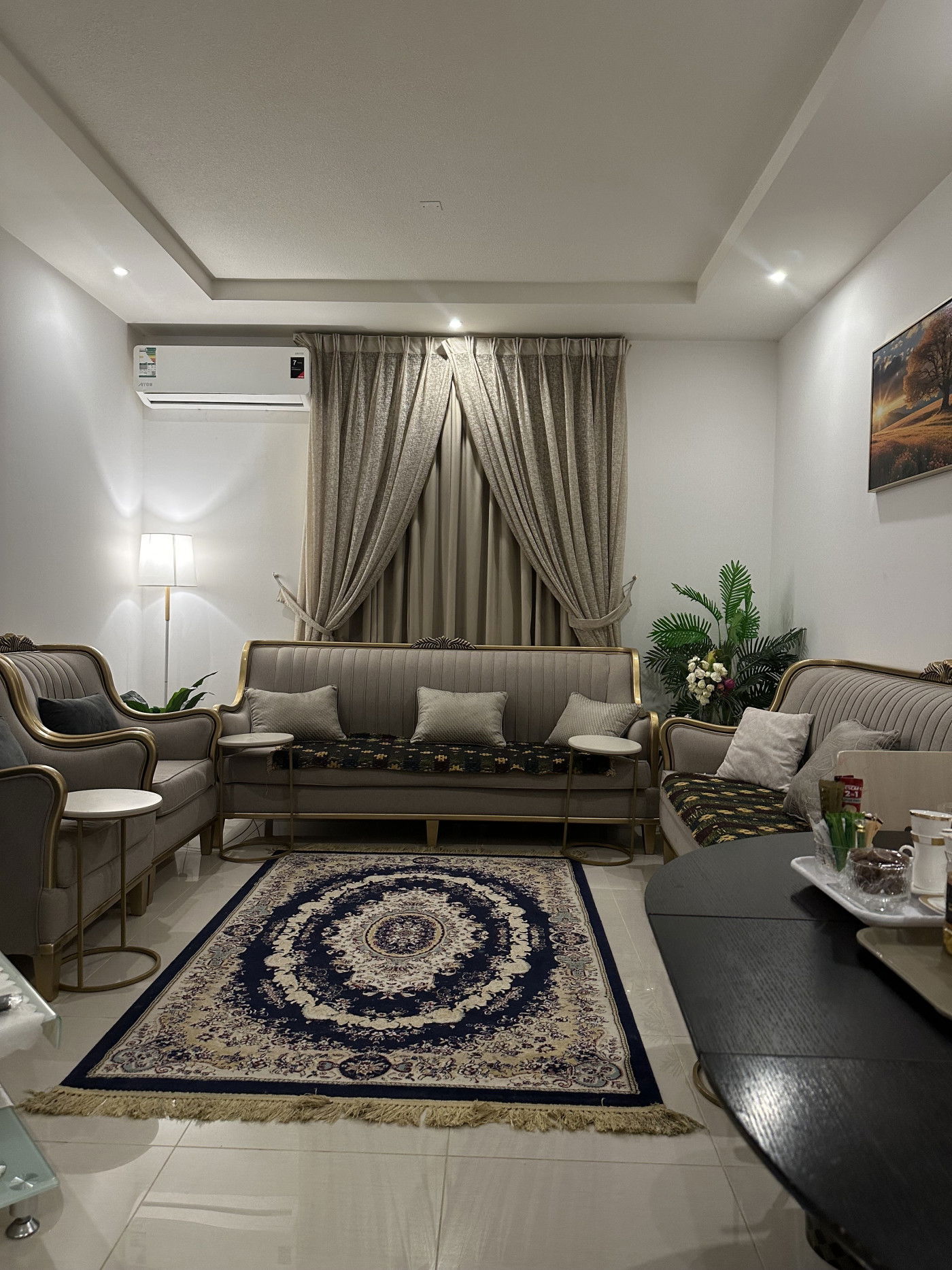 Norella's apartment
