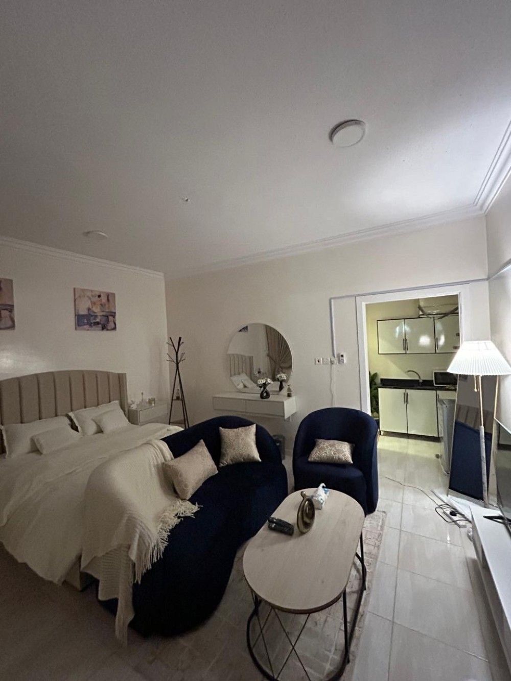 Distinctive studio with private entrance