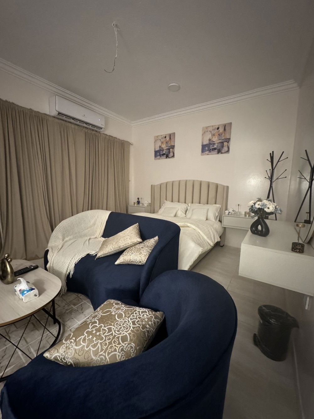 Distinctive studio with private entrance