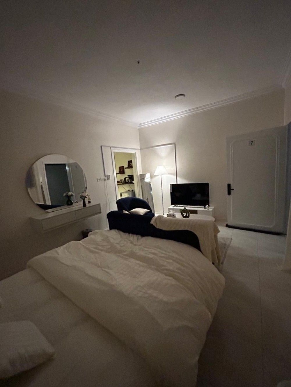 Distinctive studio with private entrance