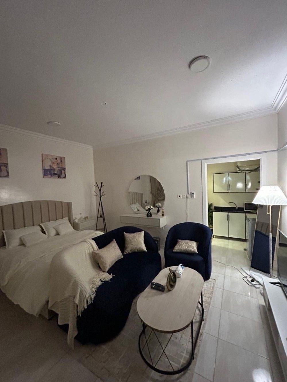 Distinctive studio with private entrance
